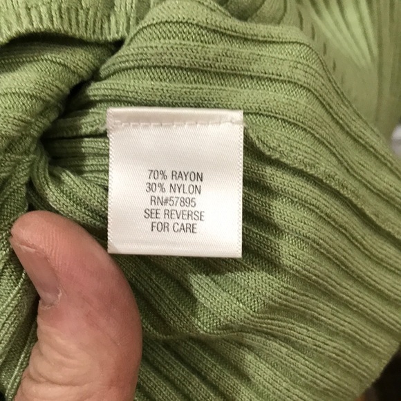 Apt. 9 sleeveless blouse. 3x. Pretty moss green - Picture 5 of 5